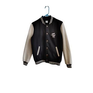 Kpop Twice Jeong Yeon Blac and White Baseball Bomber Jacket W/Jeong Yeon Ring